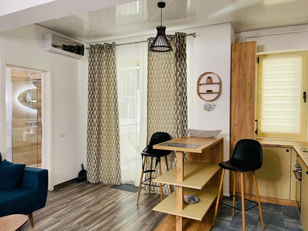 Апартаменти Luxury Studio - Maison 103 - Stefan Building Complex Неводарі Екстер'єр фото